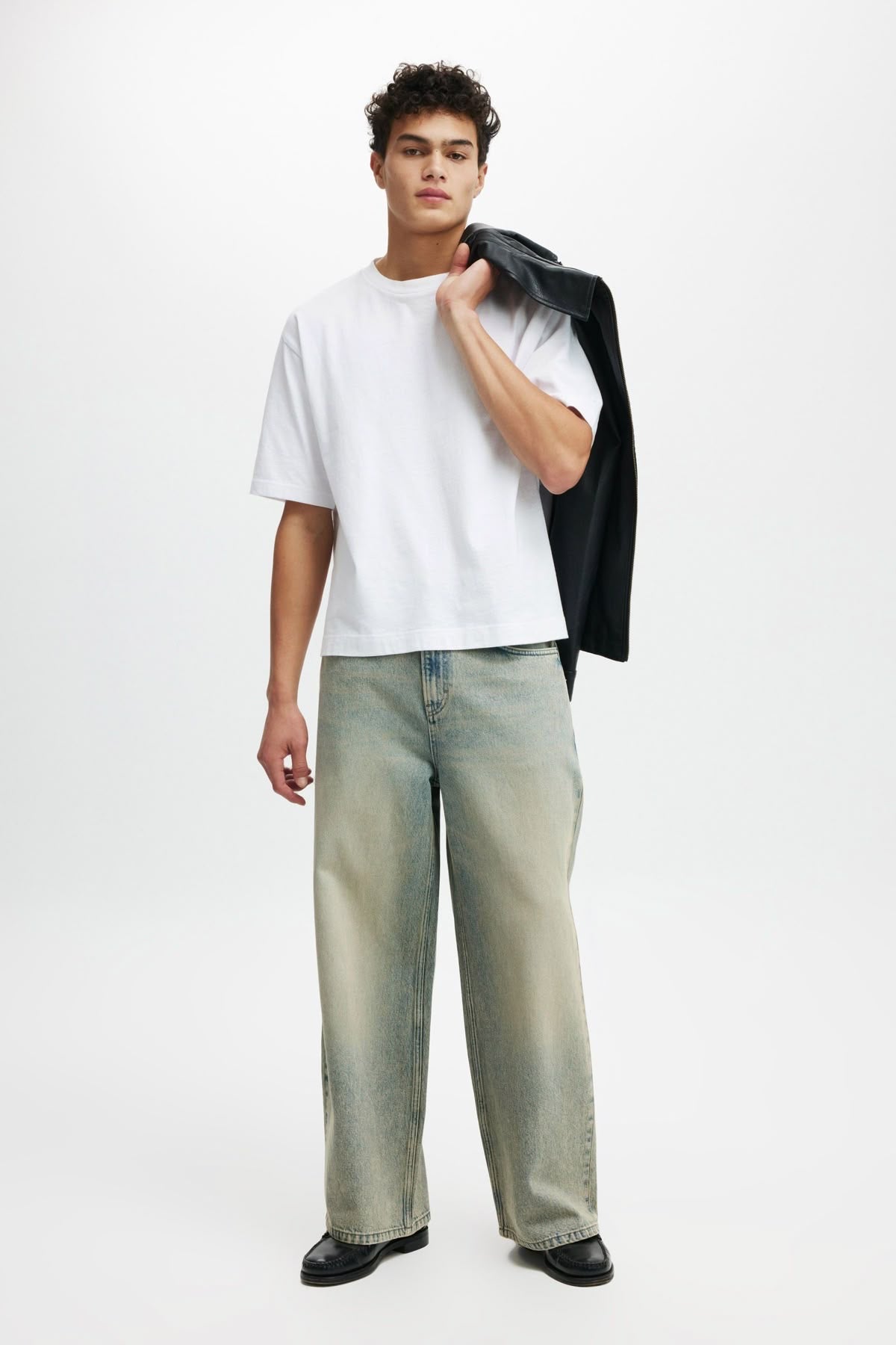 straight‑fit denim