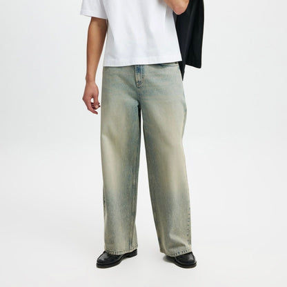 straight‑fit denim