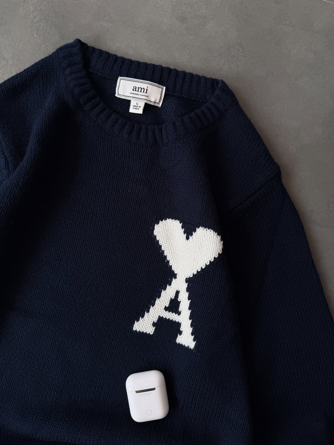 Navy‑blue knitted T-shirt