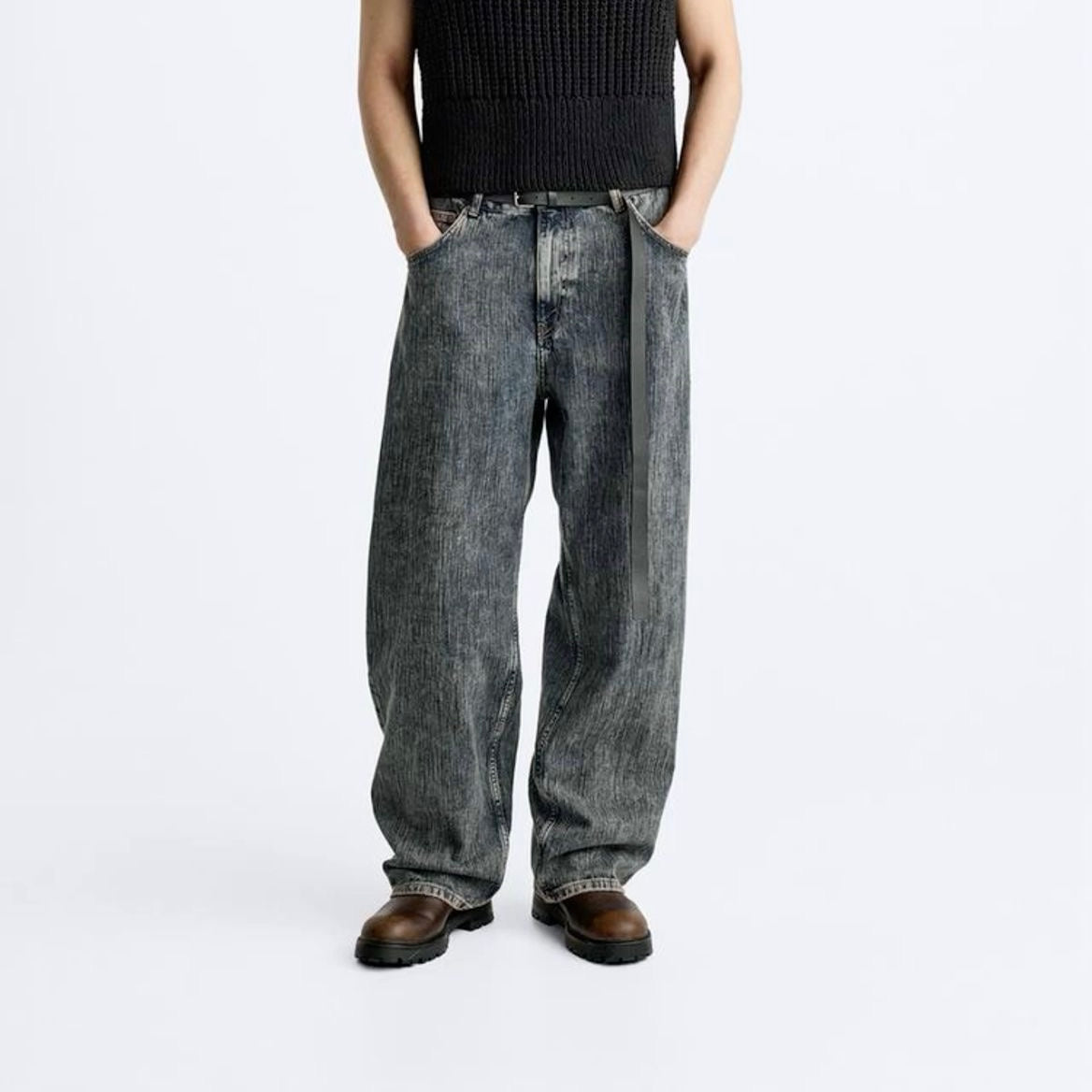 straight‑fit denim