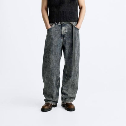 straight‑fit denim