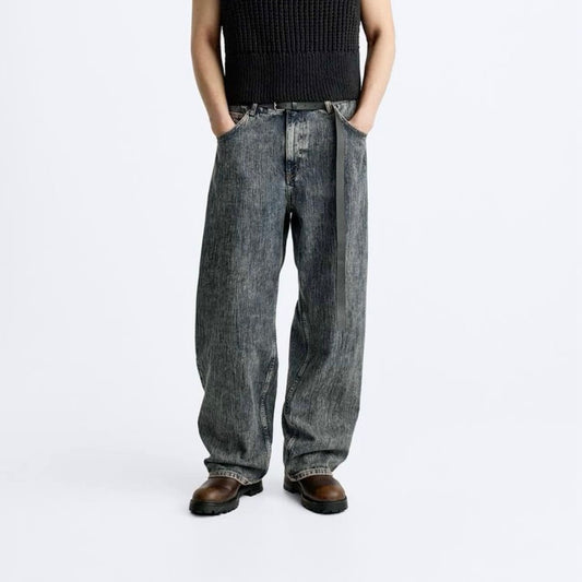 straight‑fit denim